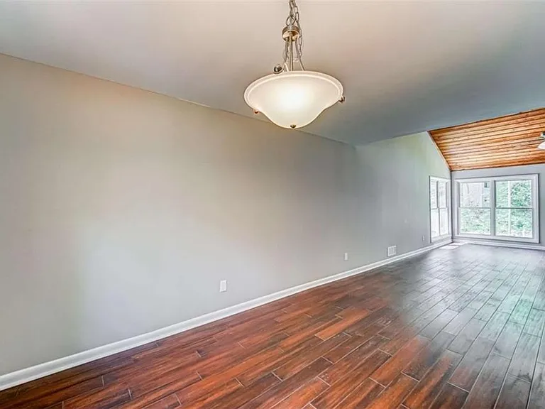 2218 Woodfern Dr — Photo 26