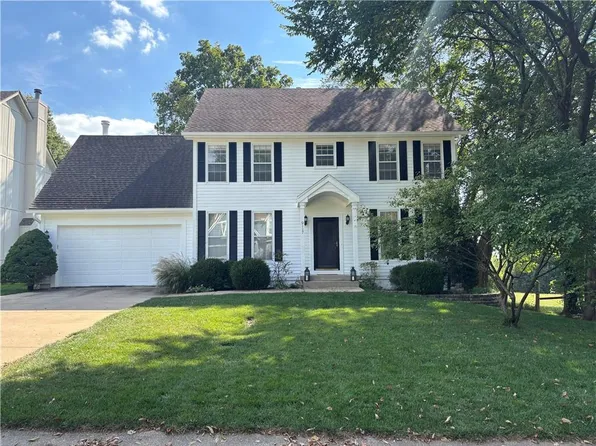 9117 W 125th Ter, Overland Park, KS 66213