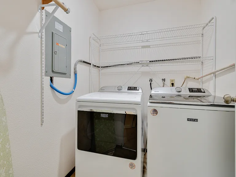 Lower level
+Washer/Dryer (2024)