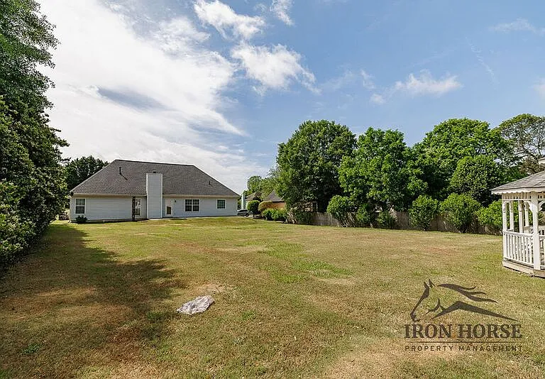 379 Beech Hollow Trl — Photo 34