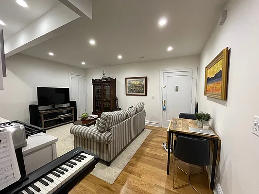 Rented by Rita S Citrin, LREB | media 2