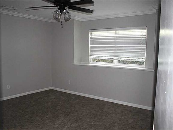 2nd image of 1560 N Chateau Cir