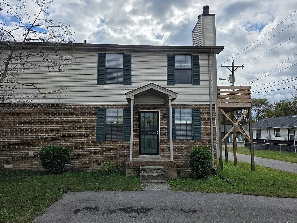 1107 Westchester Dr #D