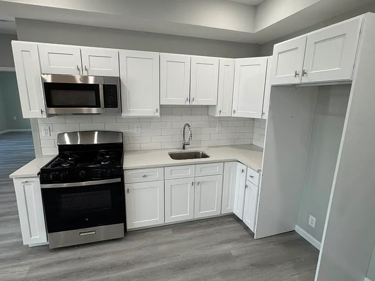 69-71 16th Ave #2 — Photo 3