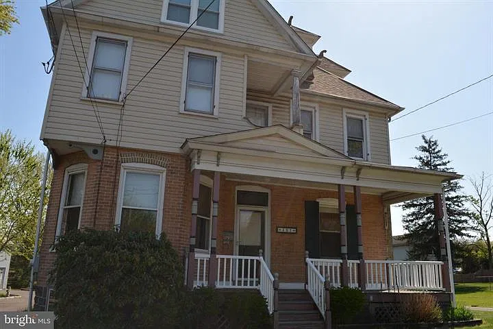 157 S Main St