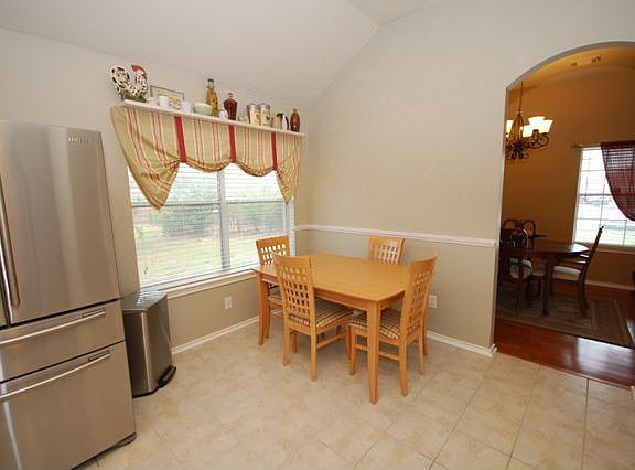 3rd image of 107 Colony Creek Ct