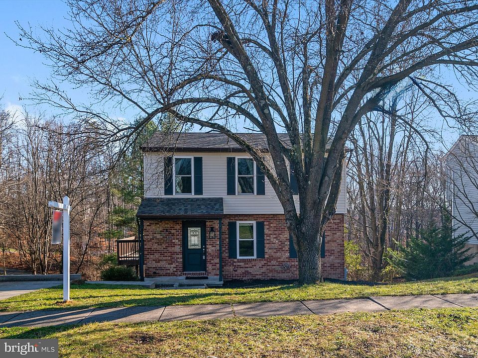 1st image of 807 Fairwind Dr