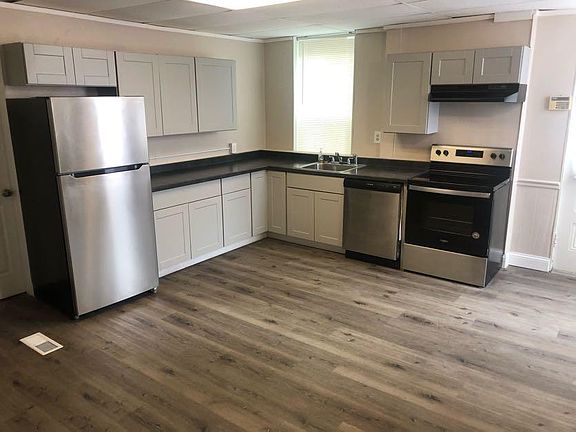 3rd image of 3328 California Ave #1F
