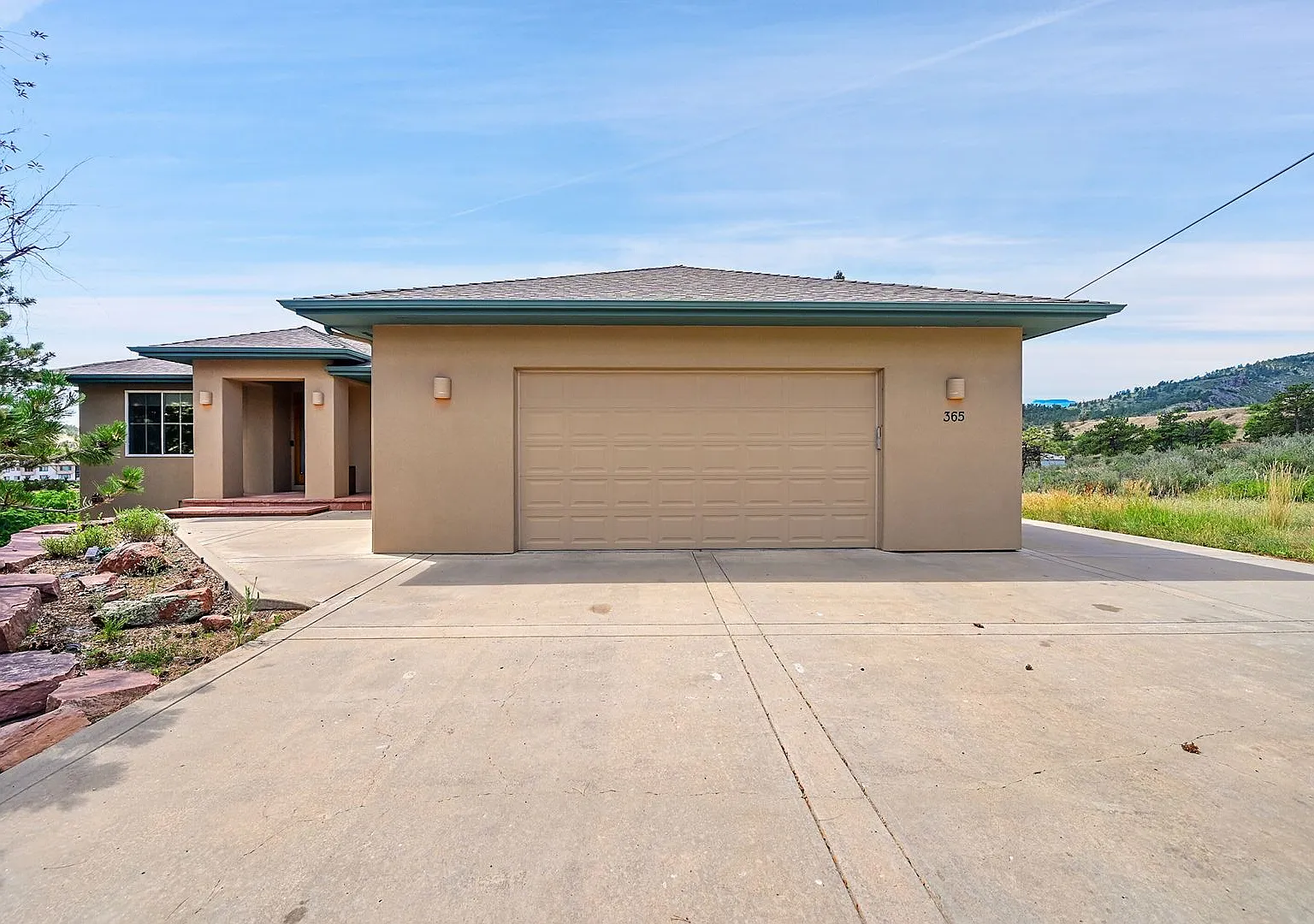 4 bedroom, 3 bath with separate ADU — Photo 2