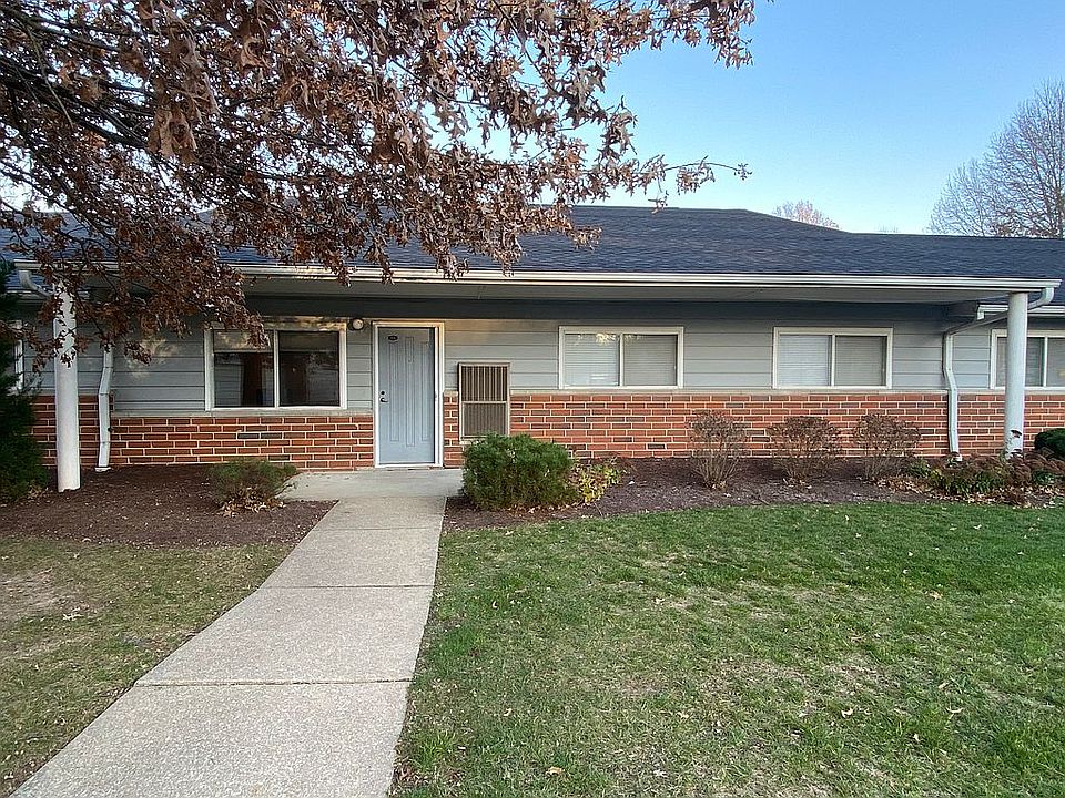 1st image of 27083 Oakwood Cir #X106