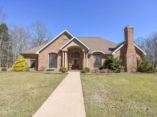 7 Black Bear Trl, Loganton, PA 17747