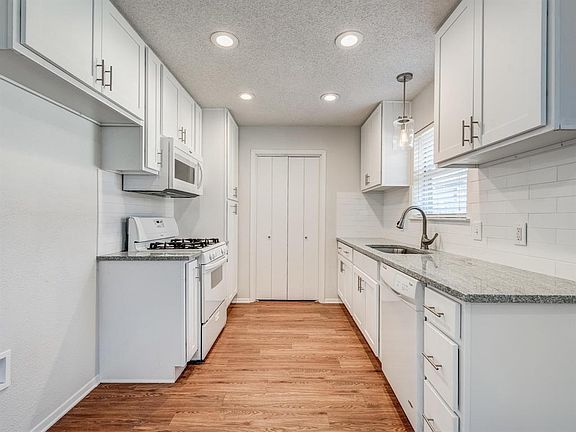 5th image of 618 San Pedro Dr