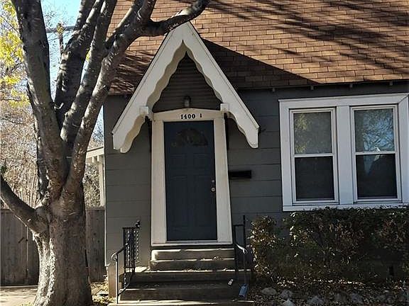 2nd image of 1400 W Lynn St #A