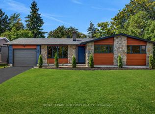 8 Brian Cres, Ottawa, ON K2H 6X3