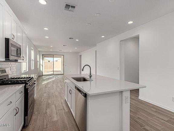 4th image of 40090 W ELM Drive