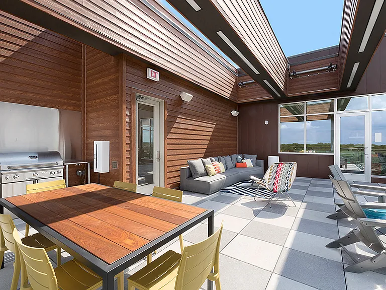 Groves South Lamar — Photo 28