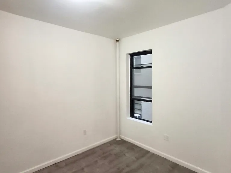 170 E 205th St #3 — Photo 4