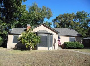 1120 Cedar St, Bonham, TX 75418