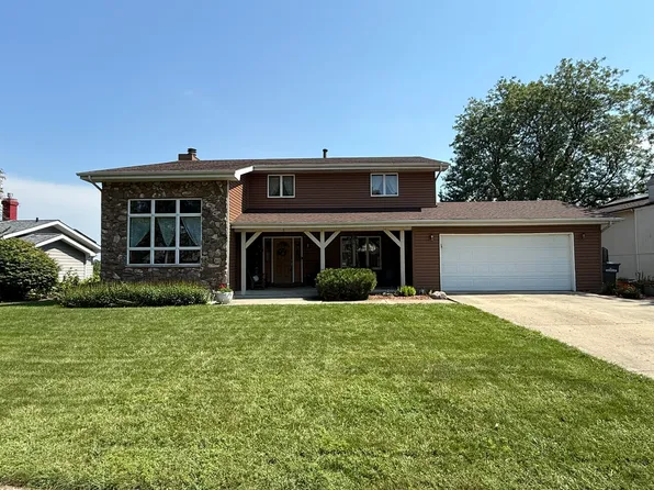 408 S Brookshore Dr, Shorewood, IL 60404