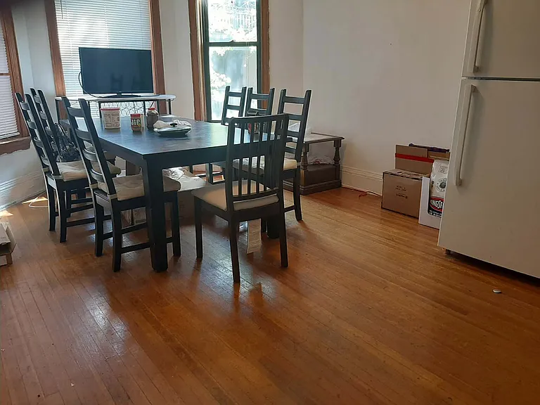 1415 E 52nd St #1 — Photo 6
