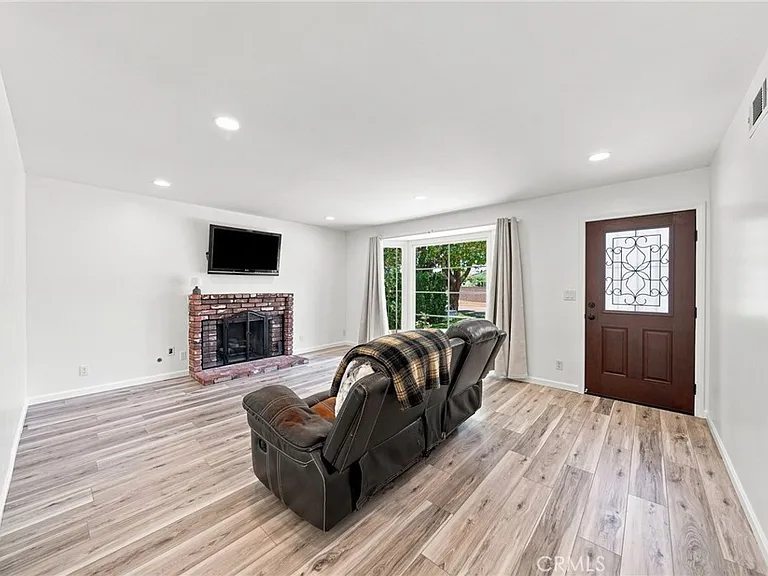 17611 Leslie Ave — Photo 8