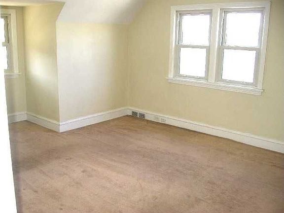 5th image of 66 N Atherton Ave