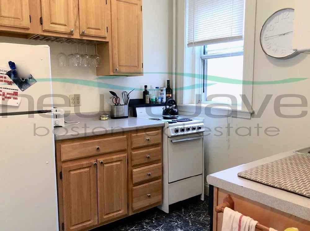 2 bed, 700 sqft, $3,800 — Photo 3