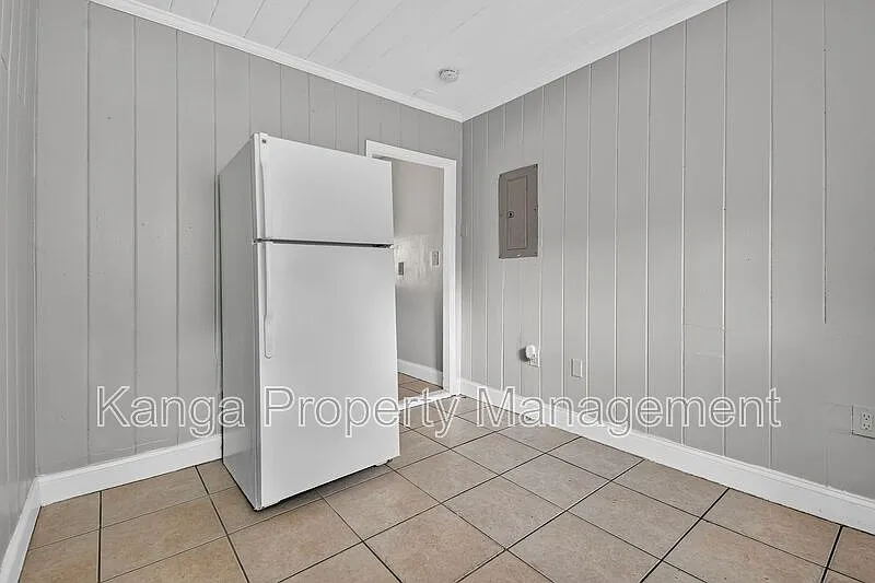 Studio, 1.0 bath, 450 sqft, $1,300 — Photo 3
