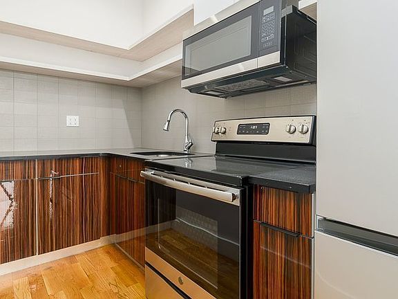 4th image of 2164A Fulton St Floor 3