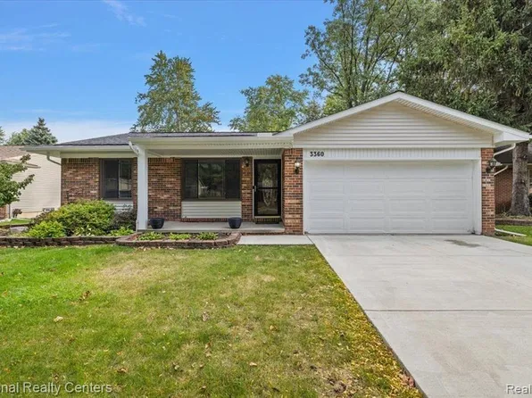 3360 Wolverine Dr, Troy, MI 48083