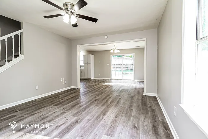 3 bed, 2.5 bath, 1688 sqft, $2,045 — Photo 4