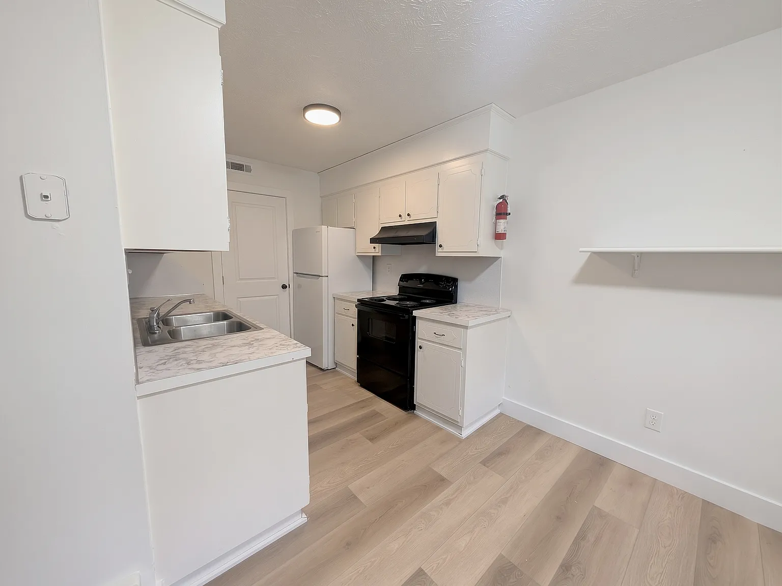 2 bed, 1100 sqft, $1,500 — Photo 2