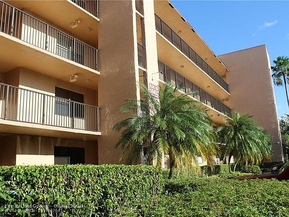 3rd image of 10433 Sunrise Lakes Blvd APT 203