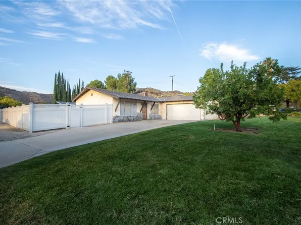 22481 Los Rogues Dr, Santa Clarita, CA 91350