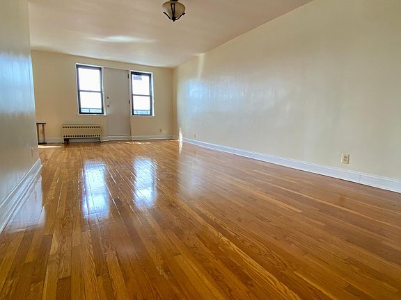 4th image of 260 N Broadway #6D