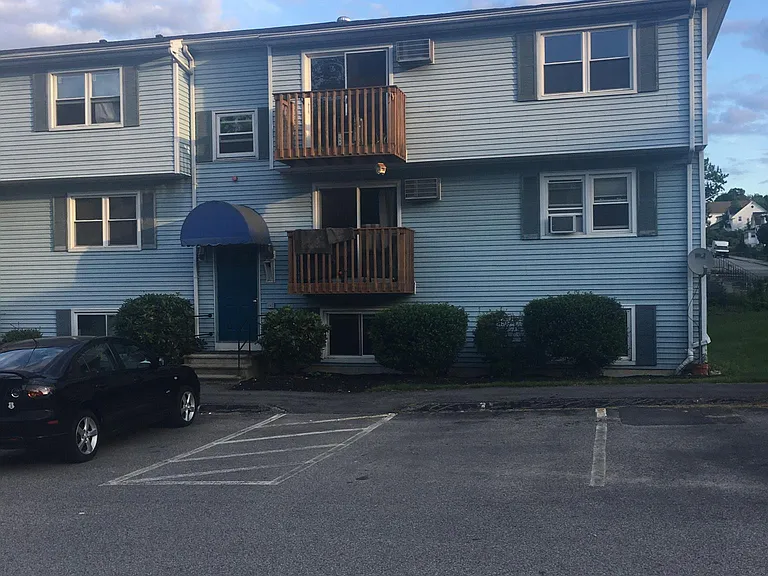 20 Warner Ave #2C — Photo 1
