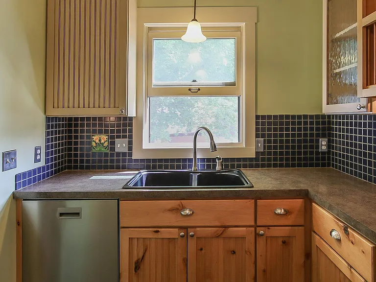 923 S Jefferson St — Photo 13