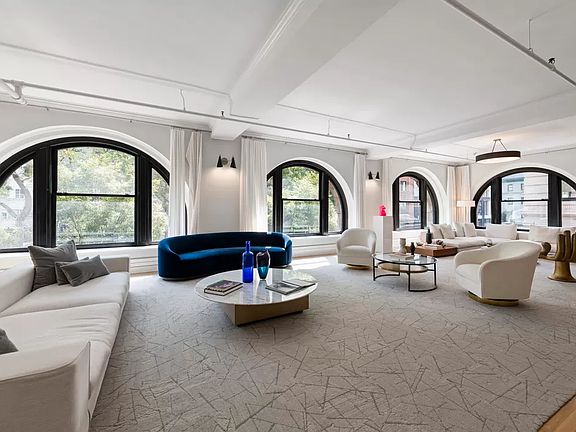 4th image of 260 W Broadway #3E