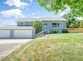 1720 Saint Hilaire Rd, Yakima, WA 98901