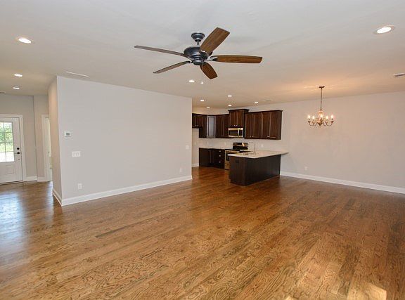 3rd image of 112 Deese Ct