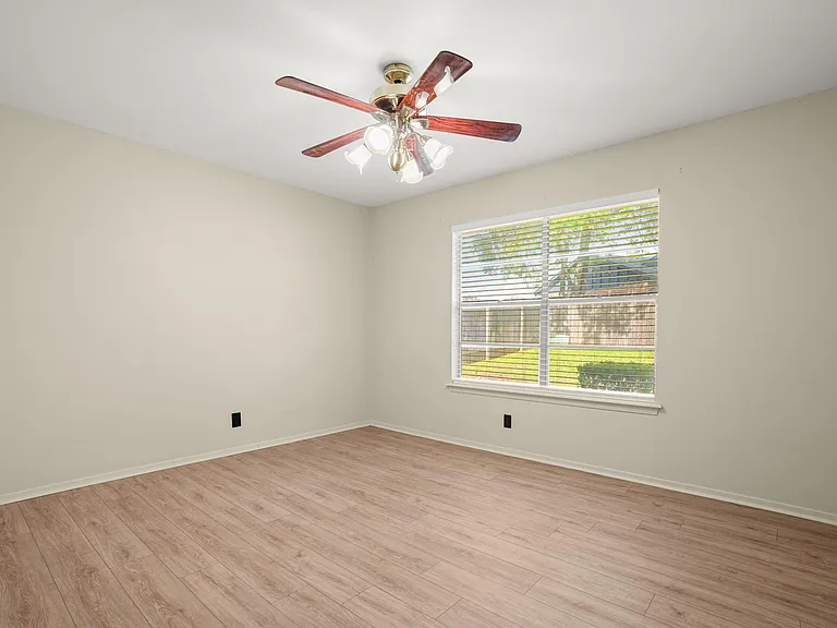 7302 Sevilla Dr — Photo 25