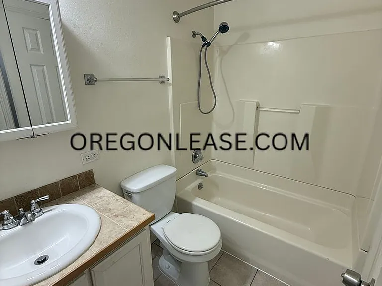 1425 W 8th Ave #5 — Photo 6