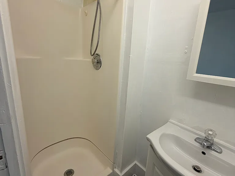 314 E Walnut St #5 — Photo 3