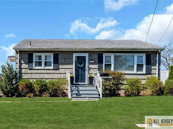25 Woodview Ave, Fords, NJ 08863