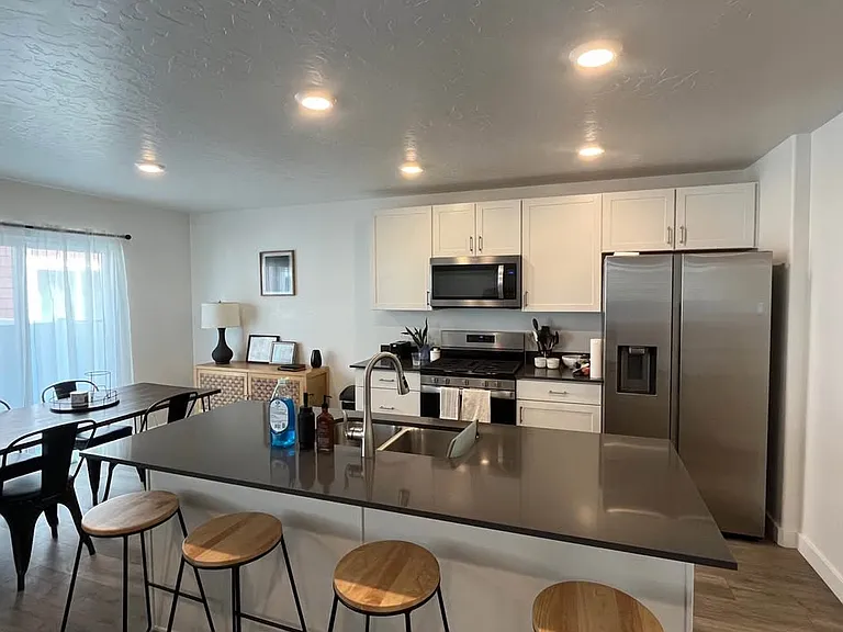 368 N Passage Ct — Photo 3