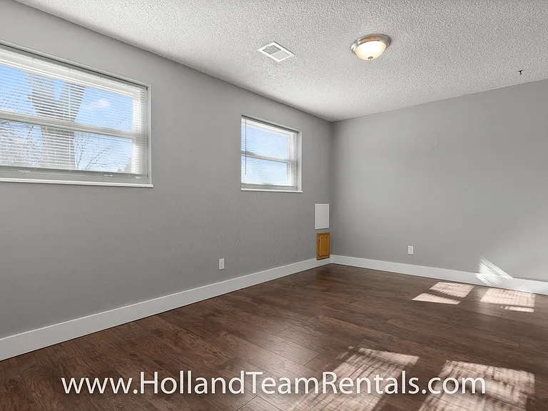 7112 S Franklin St — Photo 15