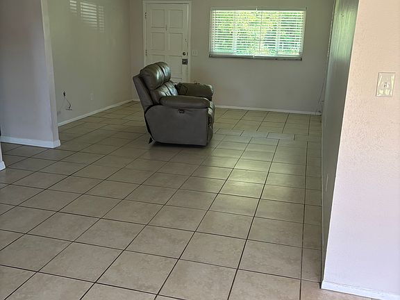 5th image of 199 Hurwood Ave