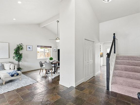 5th image of 686 Alpine Court