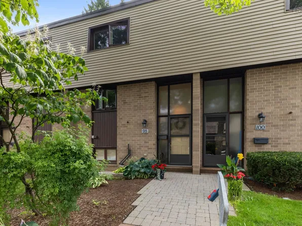 98 Forestside Cres, Halifax, NS B3M 1M4