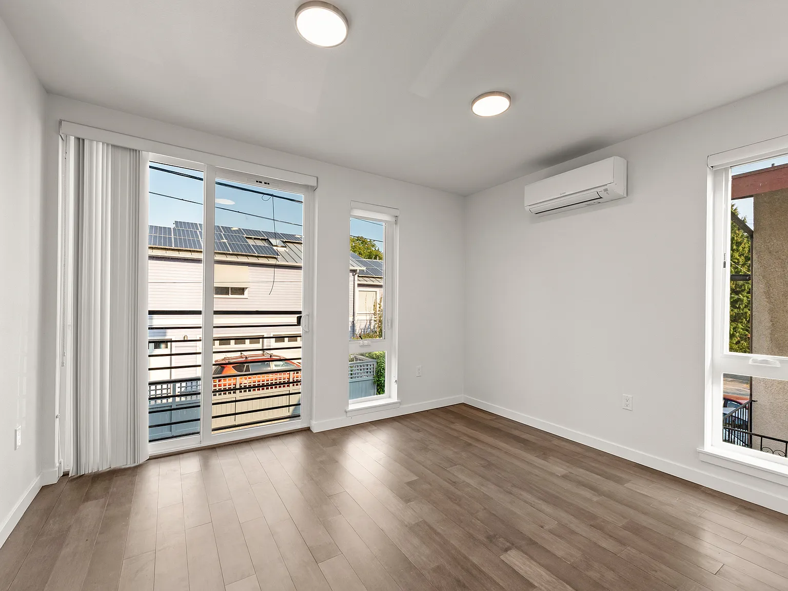 2 bed, 1018 sqft, $3,000 — Photo 3